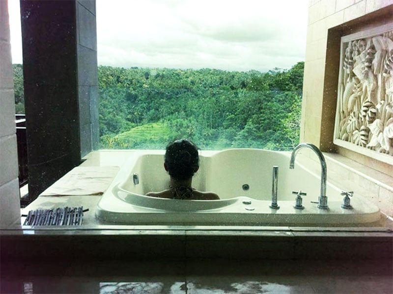 2-1-jacuzzi-by-ndaisnanda