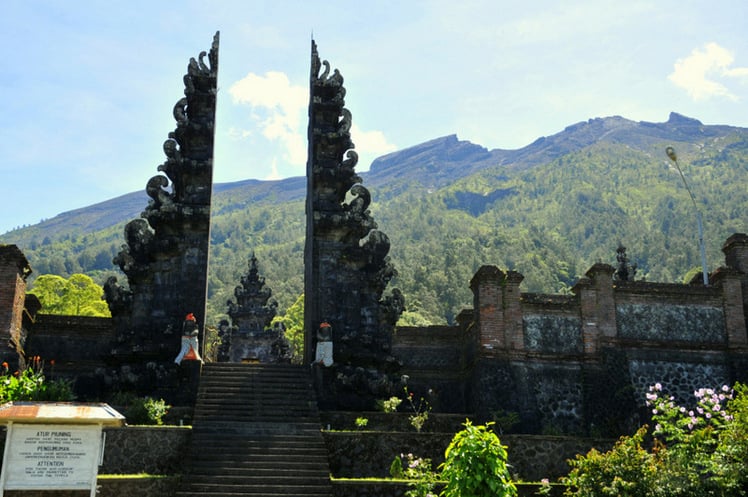 pura pasar agung via mountain-forecast 1