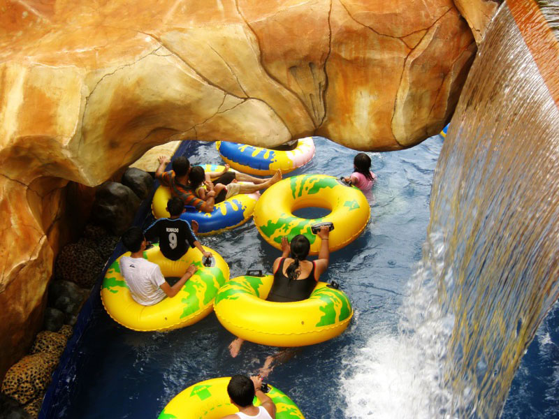 1-a-small_pool_officialweb