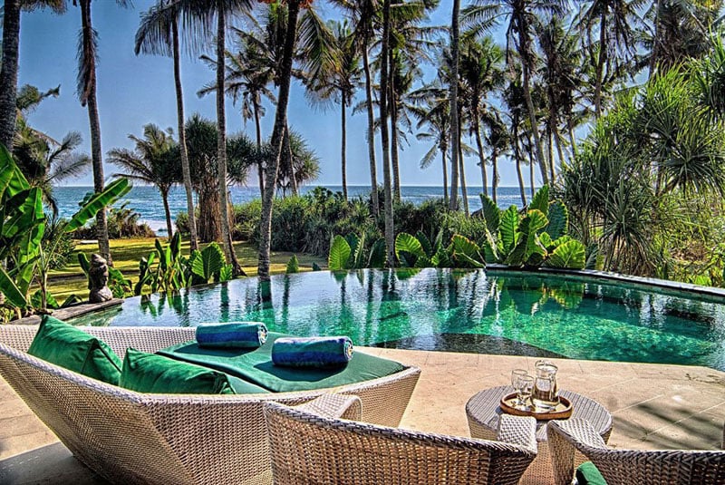 5-pool-with-a-view