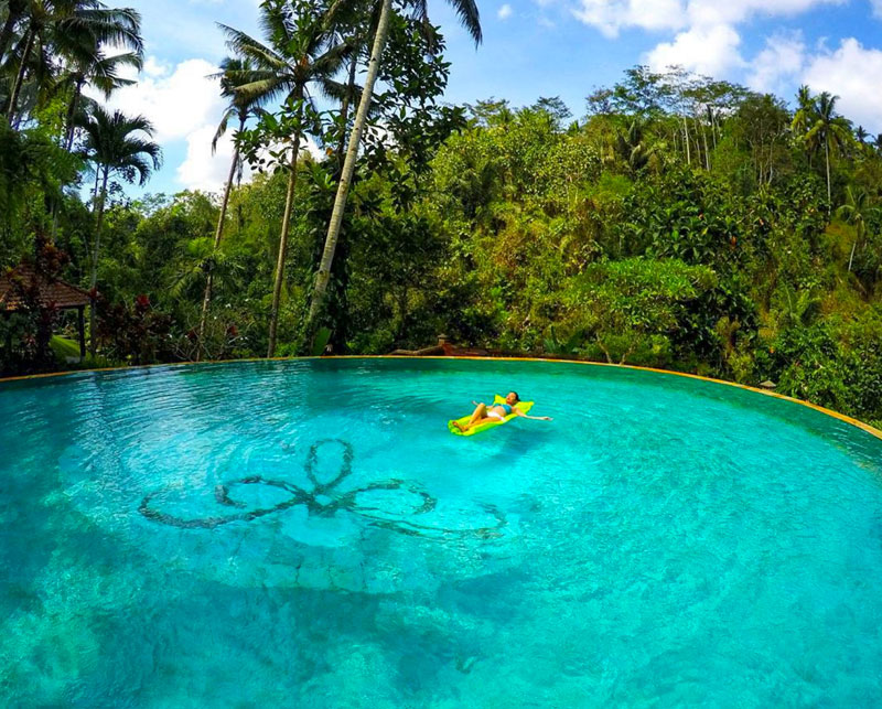 7-main-pool-via-chardichard