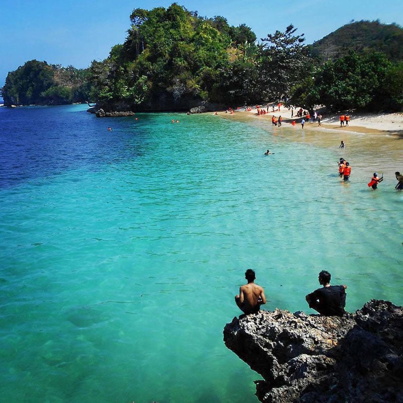 13b-TigaWarna-beach-edited-via-roni_inst