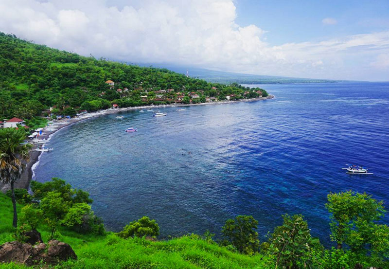 3-b-jemeluk-bay-via-kamumma