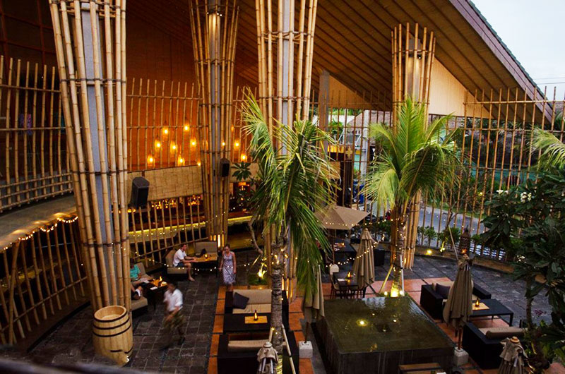 vin-interior-cr-asia-bars-inpainted-1024x678