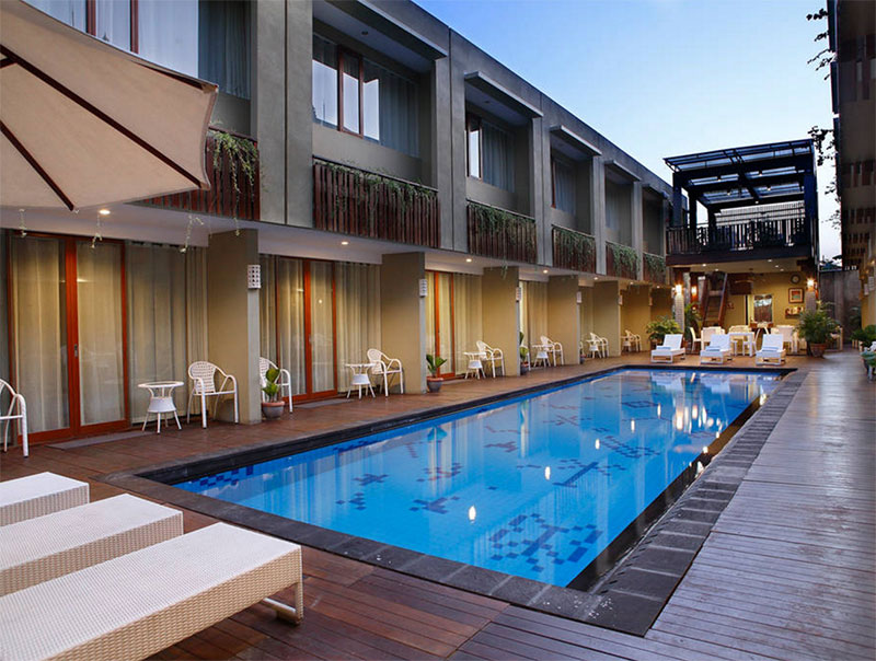10-pool-2