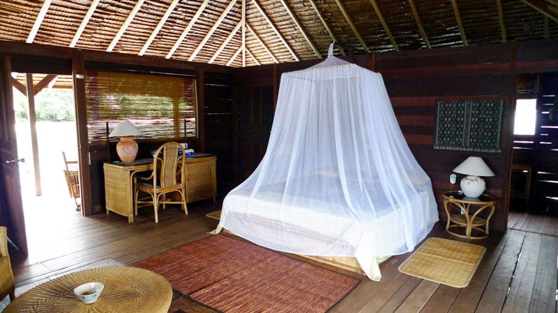 7-4-thewaterhouse-bedroom-by-docastaway