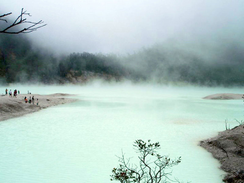 18-2-kawah-putih-via-Rinai-Hujan