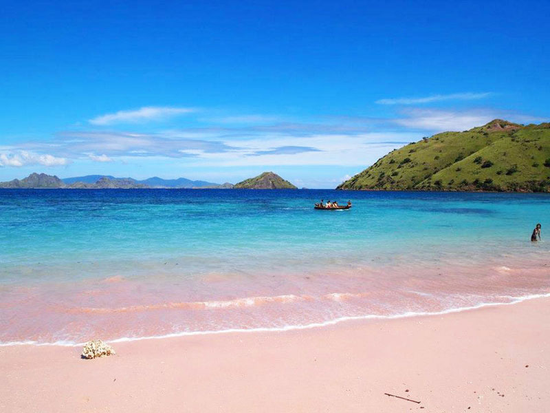 7-2-Tangsi-Beach-of-Lombok-–-Indonesia