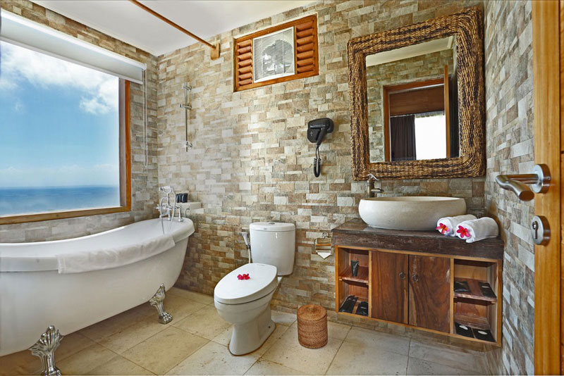 3-2-4-de-sapphire-bathtub