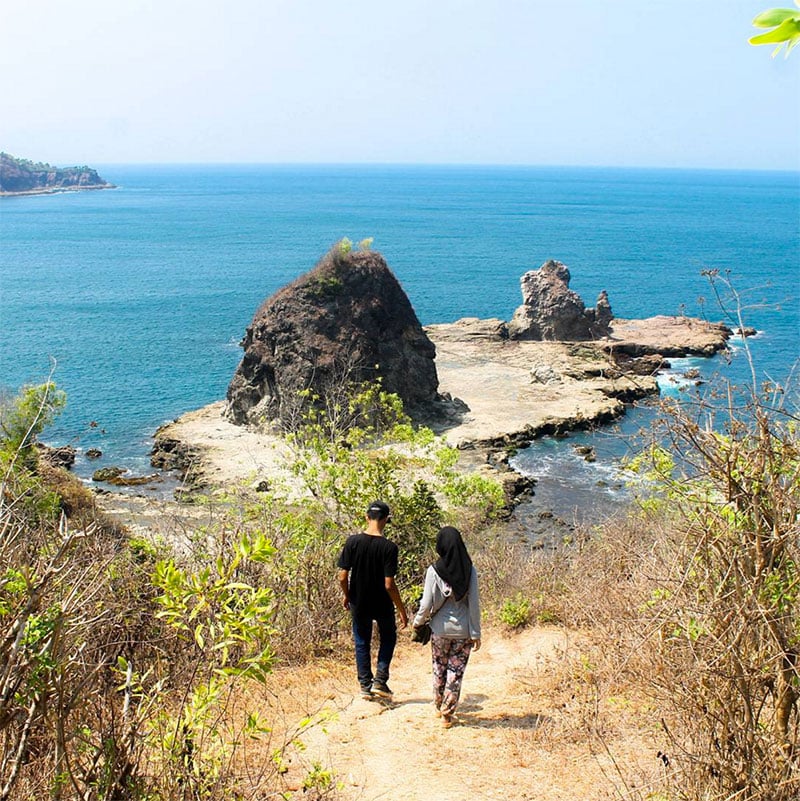 Pantai-watulumbung-via-simontoong