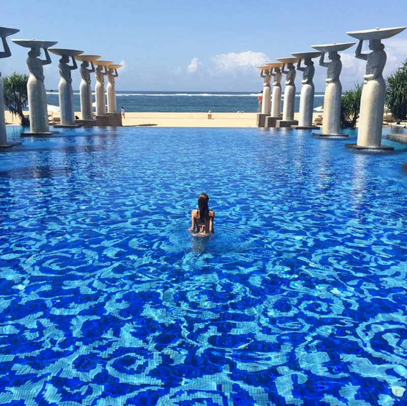 1-7-mulia-pool-via-chiaraferragni