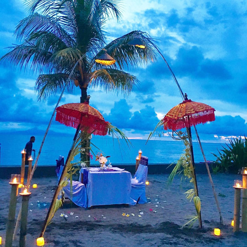 2-5-romantic-dinner-via-ana_m_mr