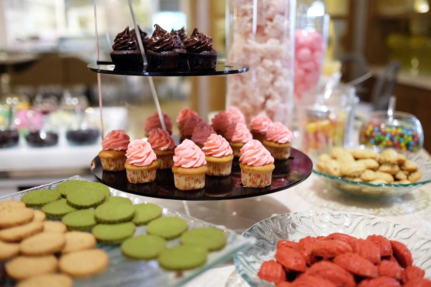 2-b-4-the-bar-dessert-room-via-tripcanvas