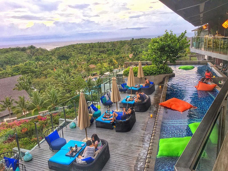 D3-3-1-rimba-unique-bar-via-avonhollaa_