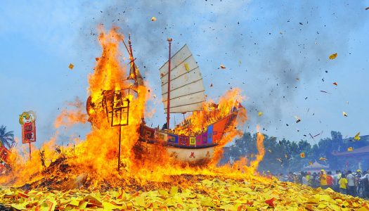 13 Strange rituals and traditions in Indonesia that will fascinate and spook you