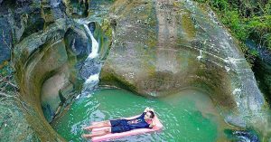 2 hours from Yogyakarta: 24 Things to do in Solo where you can find natural wonders, good batik and local food!
