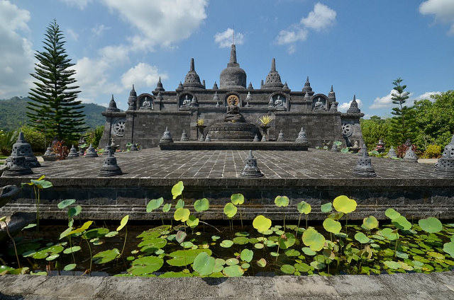 Waisak-panoramio