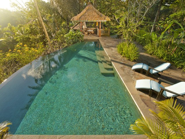 VillaKeliki-ColonialPool-hyperioninternational