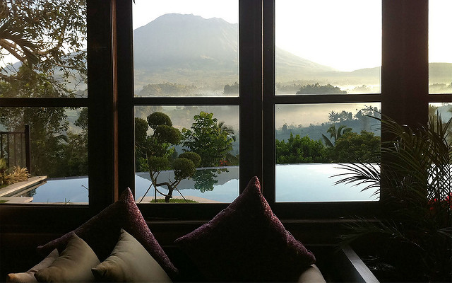 sidemen-bedroomview-villa