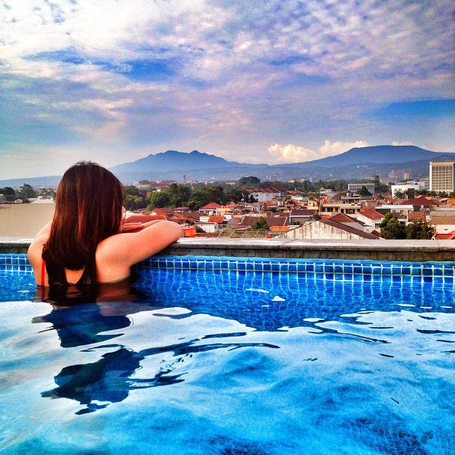 8 GrandSovia-pool 2 via Dwi Rahmawati