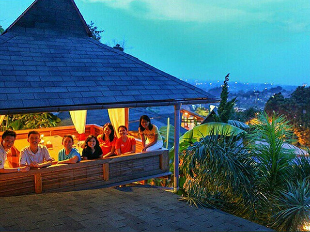 7 stone cafe gazebo via bandung lifestyle