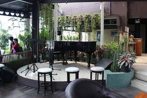 1 live stage