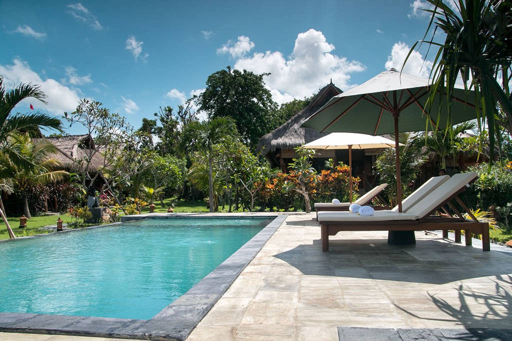6-pool-via-airbnb
