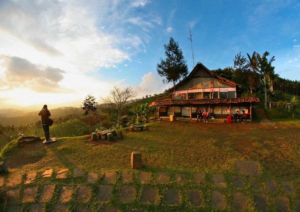 Warung-Daweung-by-Wira-Nurmansyah-2