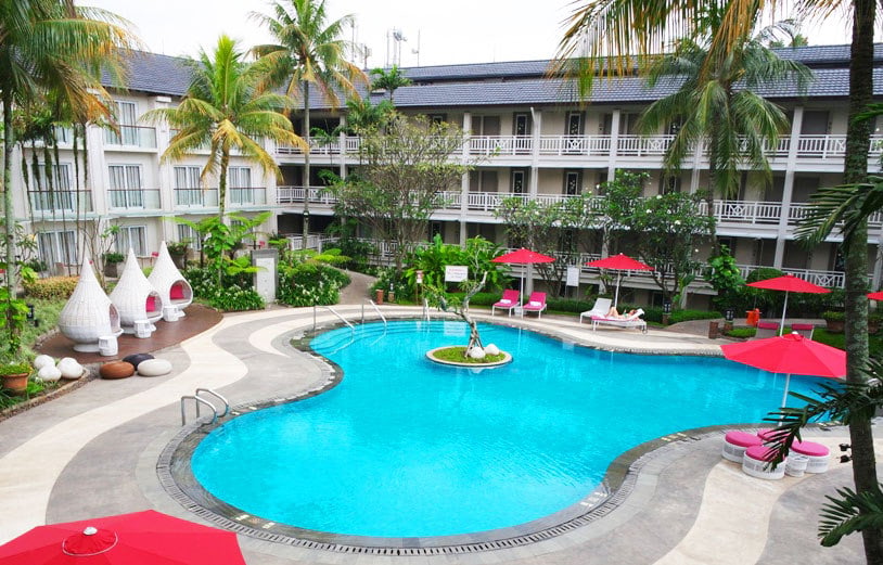 3-Sheraton-Swimming-Pool-Stephany-Josephine