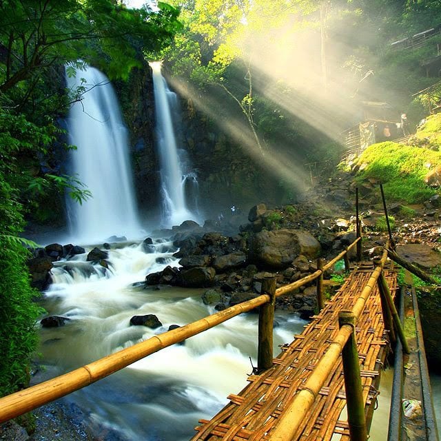 10-Curug-Cinulang-by-sebuahsarandio