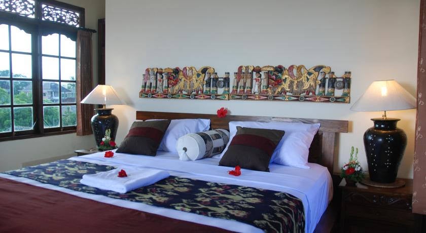 7. Warji House room