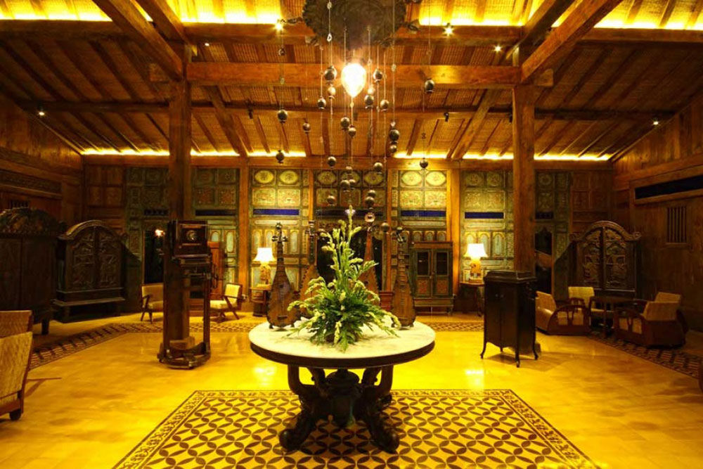 9-lobby