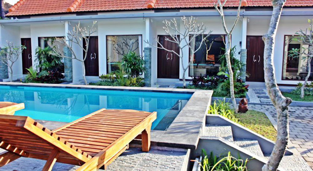 8.-La-Place-chill-out-by-the-pool-by-booking.com