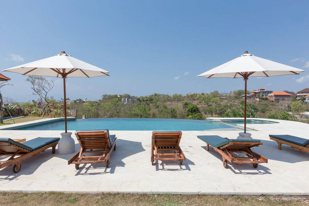 1-surfer-cottage-cr-airbnb-2