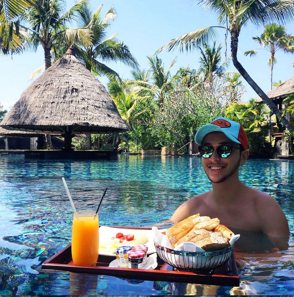 1-stregis-breakfast-on-water-by-faisal-alhumaid