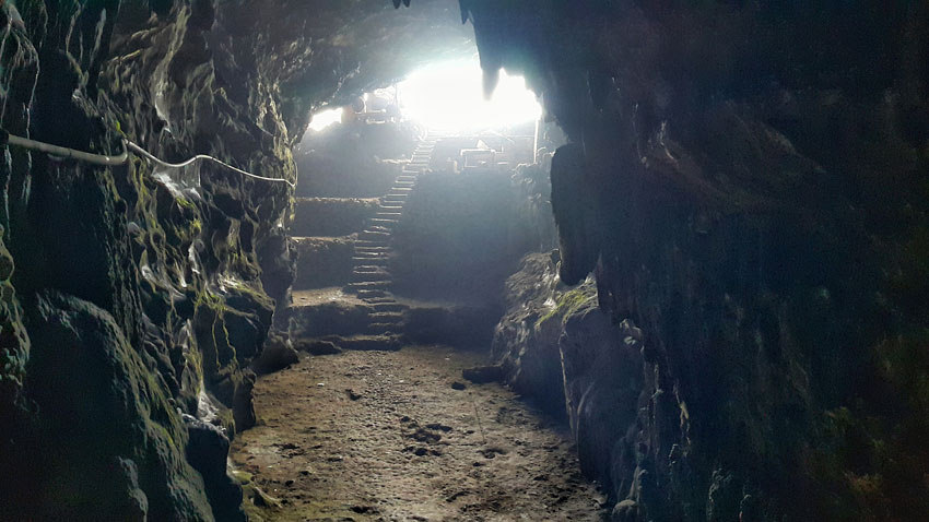 8-GoaLangse-Inside-Matin-tripcanvas