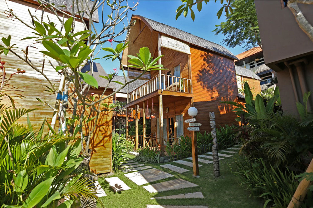 8-luxury-wood-cabin-cr-airbnb-2