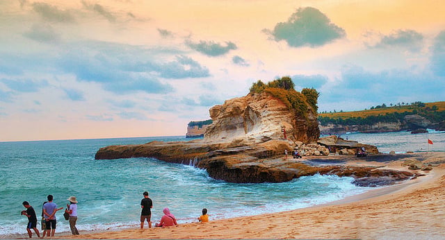 Klayar Beach
