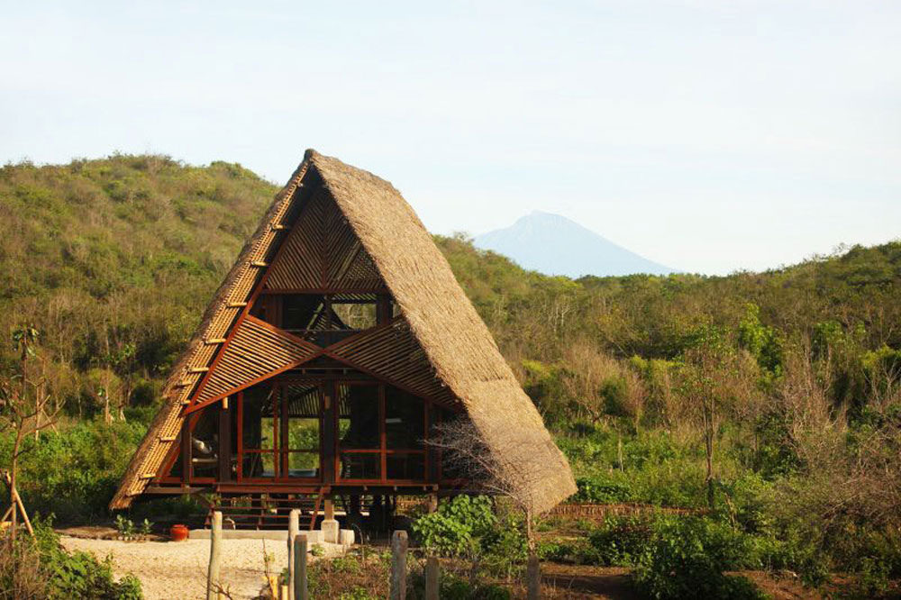 1--Top-Indonesia-Holidays---beluga-exterior