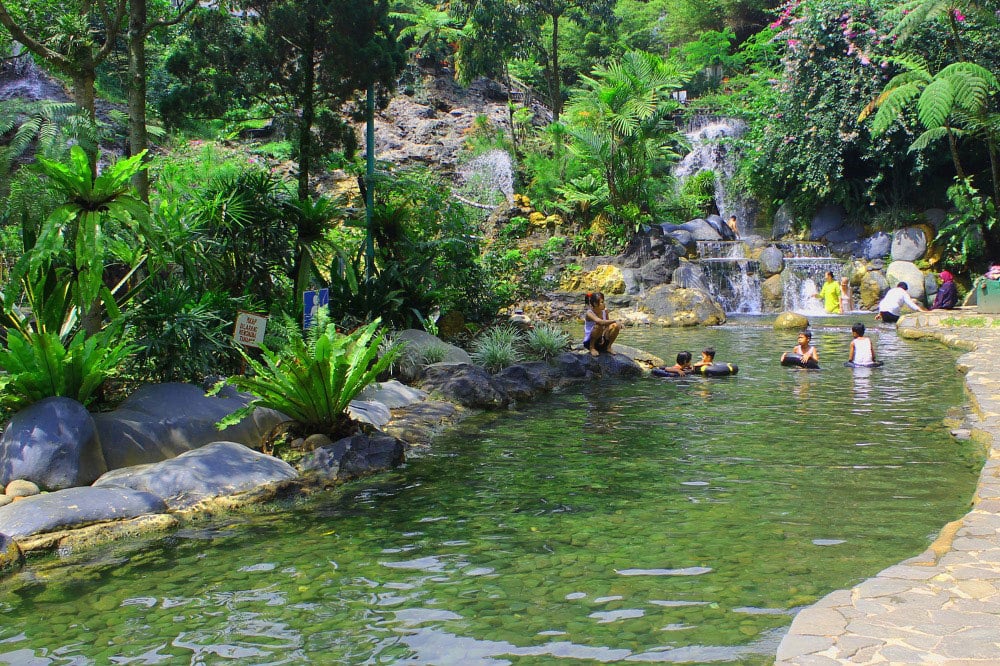 1-ciater_natural_hotspring_4_by_rajakamar