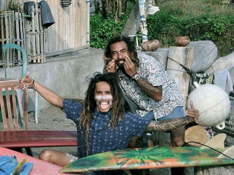 Desu de Bali Surf Om Suwastiastu