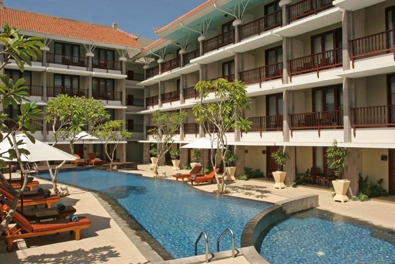 7.pool_by_baliwww_2