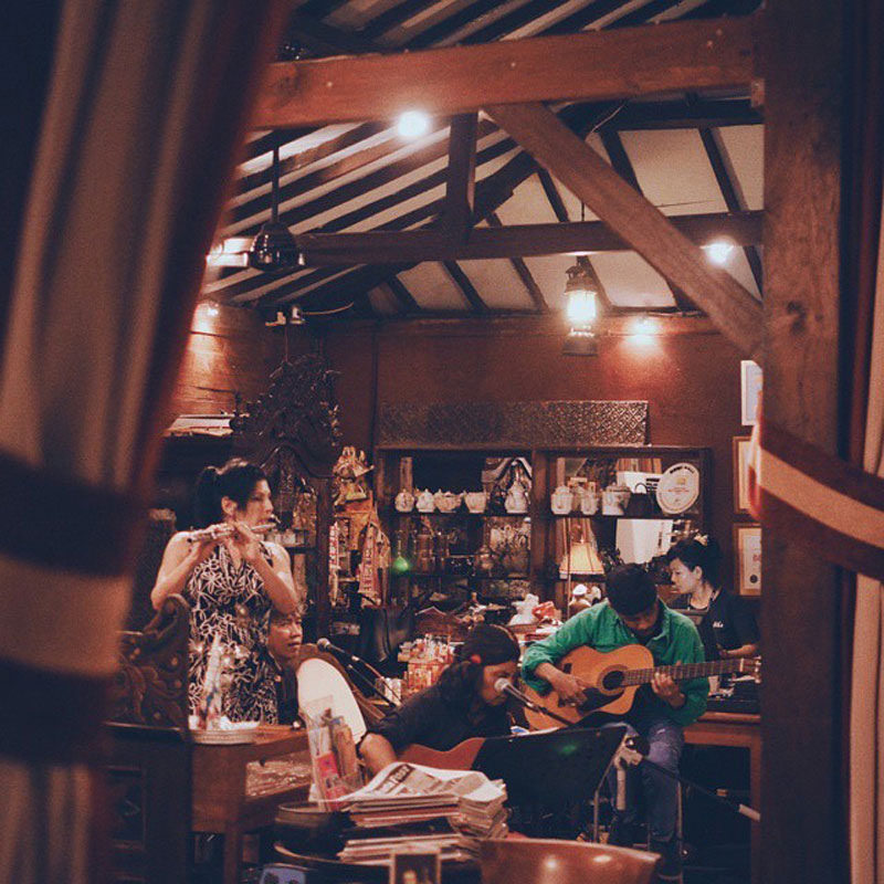 1-live-music-via-radityaheruwanto