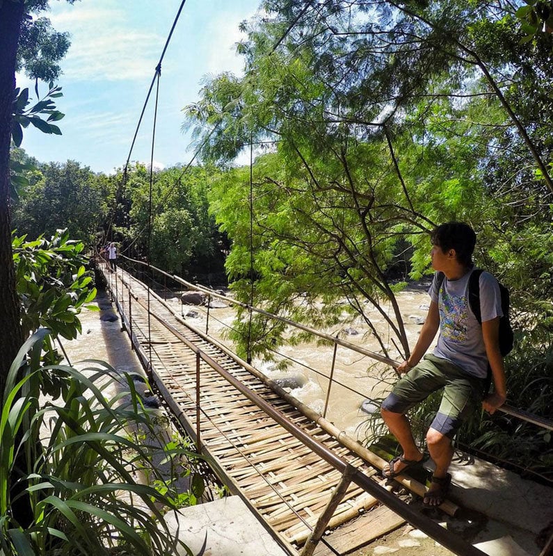 2-suspension-bridge-via-dgoreinnamah
