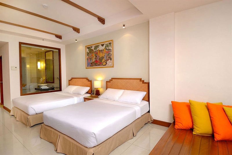 7-Superior-Family-Room