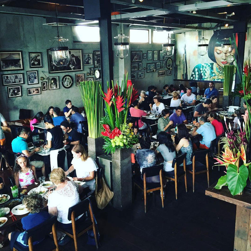 1-lunch-crowd-via--hunk_kanizawa