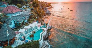 11 Bali party hotels for every budget, near lively bars, fun beach clubs, with foam parties and more!