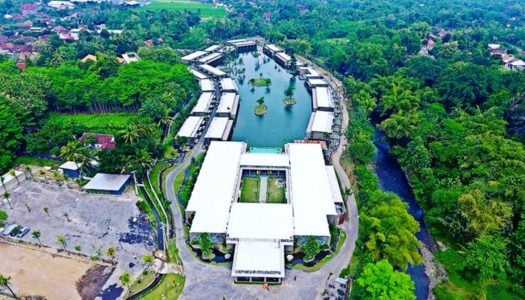 The West Lake Resort Yogyakarta – This unique stay in Jogja lets you sleep over water and gets breakfast delivered to you by boat!