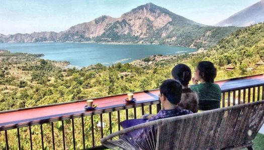 This cafe in the chilly highlands of Bali floats above the clouds! – La Vista Coffee & Roastery