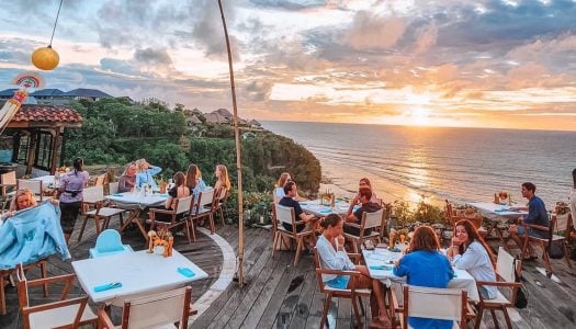 20 Beachfront Restaurants in Bali Where You Can Dine with Stunning Ocean Views (Seminyak, Canggu, Jimbaran and Uluwatu)